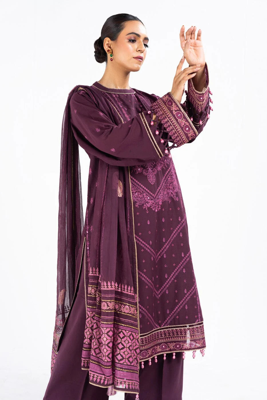 4 Pc Embroidered Lawn Shirt With Poly Chiffon Printed Dupatta