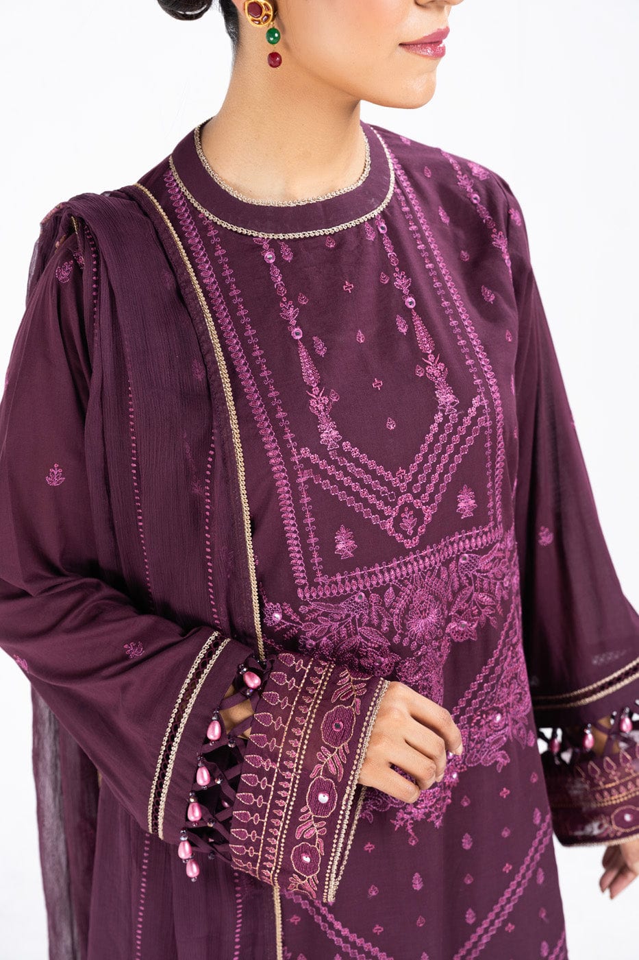 4 Pc Embroidered Lawn Shirt With Poly Chiffon Printed Dupatta