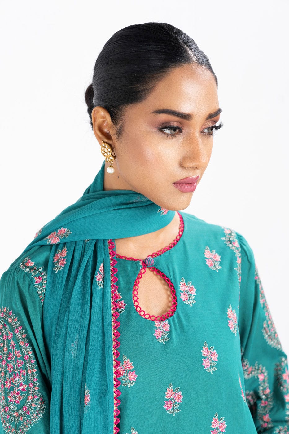 4 Pc Embroidered Lawn Shirt With Embroidered Poly Chiffon Dupatta