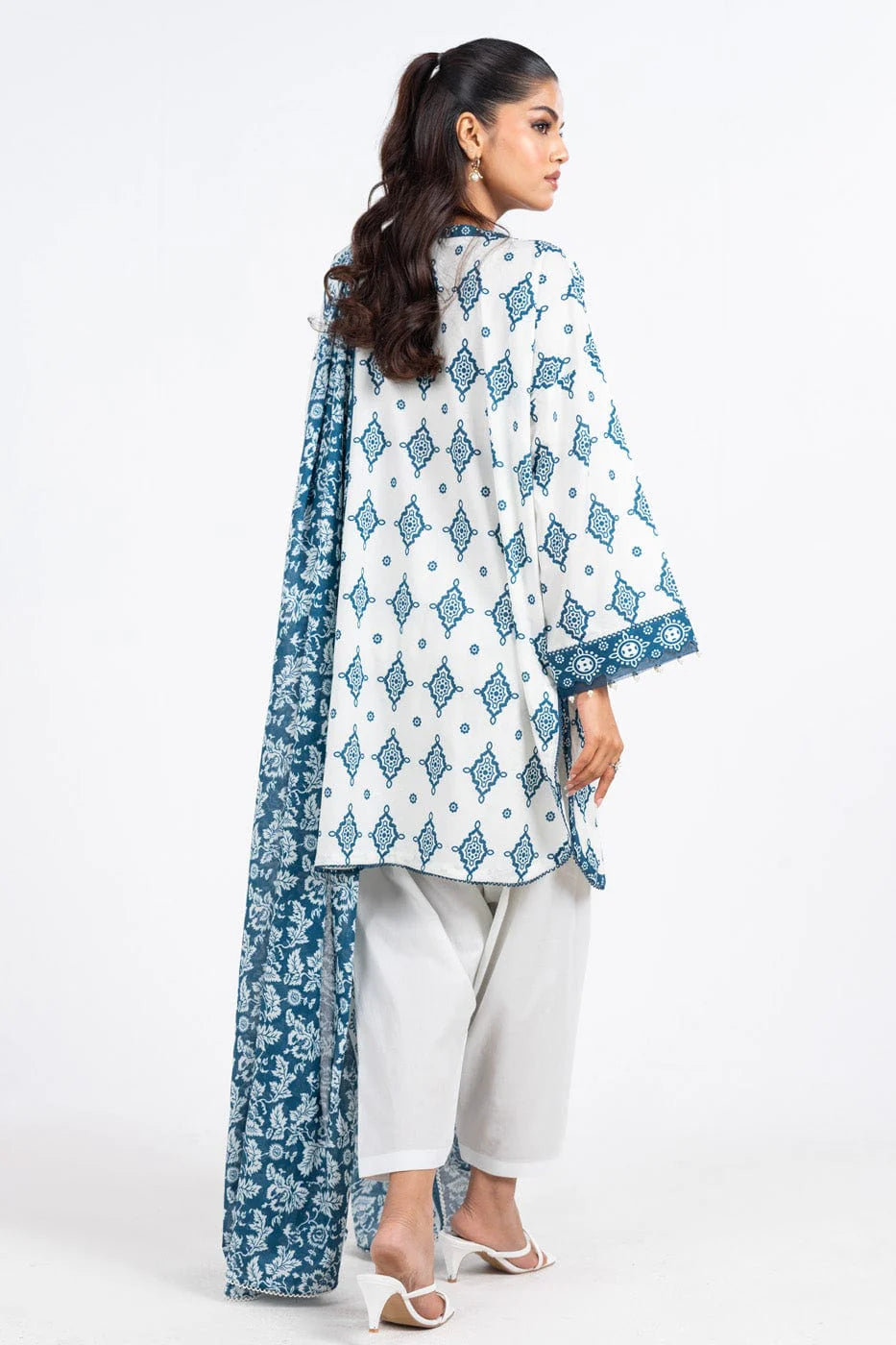 3 Pc Printed Lawn Suit With Lawn Dupatta